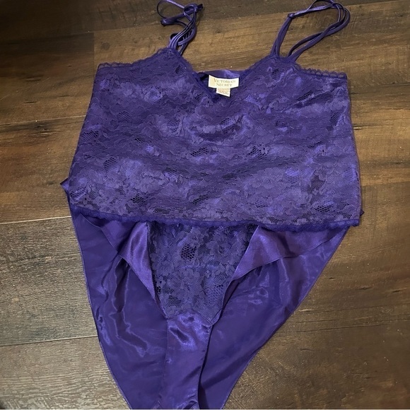 Vintage  Victoria secret ultraviolet satin and lace lounge lingerie set M - Picture 5 of 6